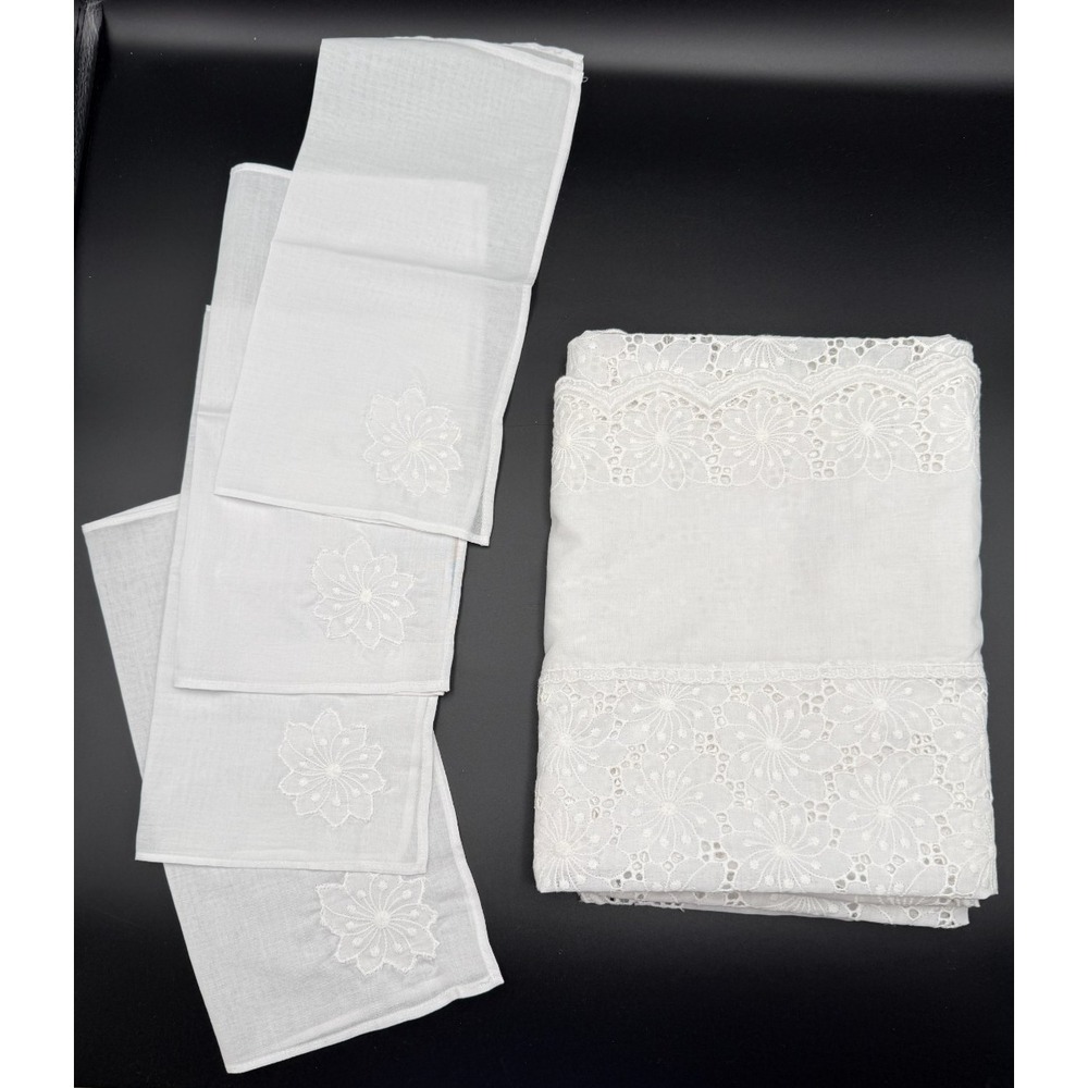 VTG Nostalgia Company Lace DaisyTablecloth Scalloped Edge 44" x 44" & 4 Napkins